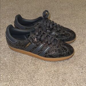 ADIDAS WOMENS SAMBA OG SHOES IN SNAKESKIN| 8.5